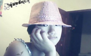 脸黑戴什么颜色的镜片，脸黑戴什么颜色的镜片好看