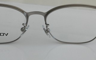 眼镜的鼻托掉了怎么办，眼镜的鼻托掉了怎么办安上去